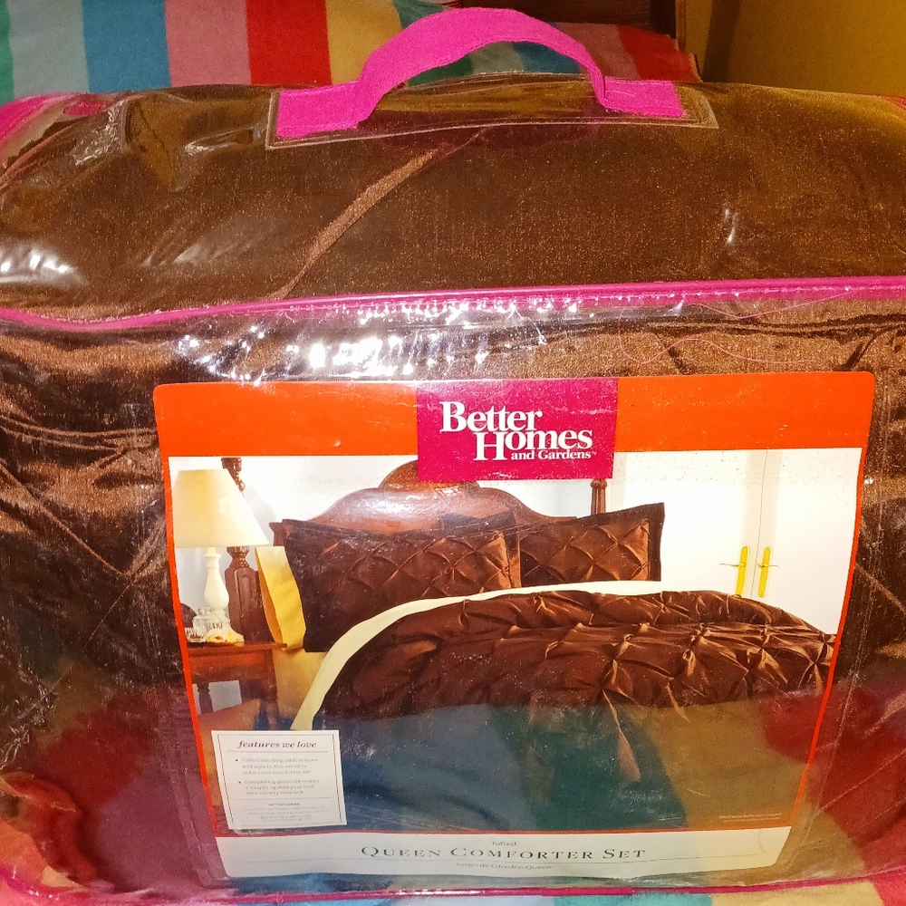 Queen Size Comforter Set Never Opened